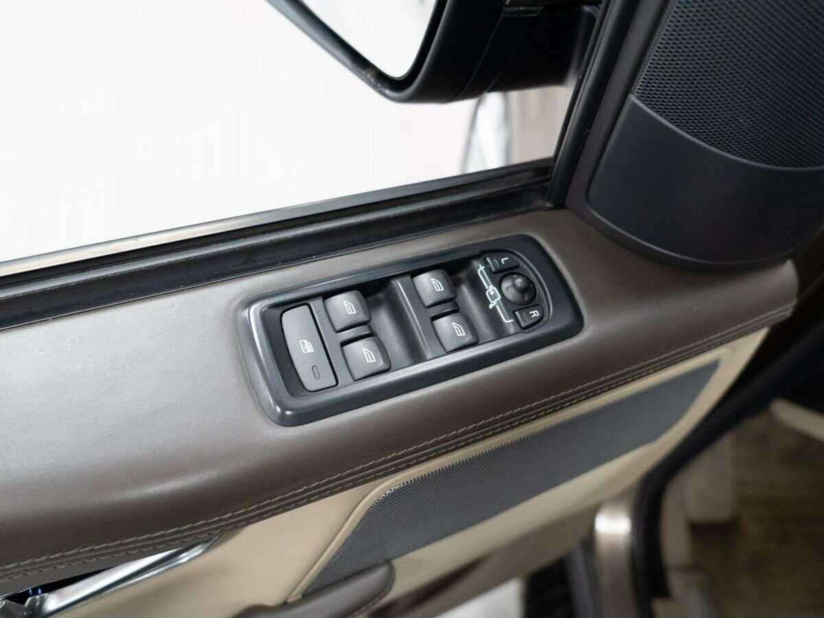 Land Rover Range Rover Sport с пробегом — 2010 год. Фото: #12