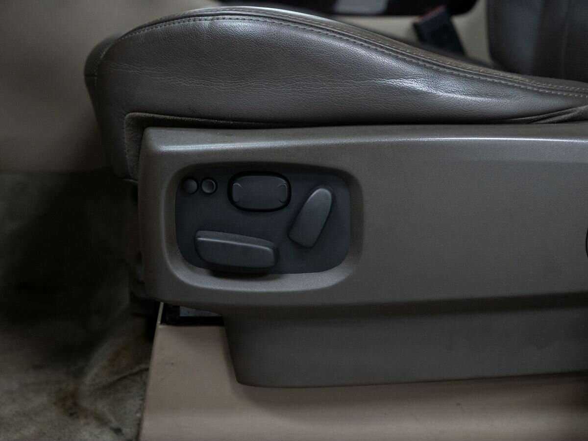 Land Rover Range Rover Sport с пробегом — 2010 год. Фото: #14