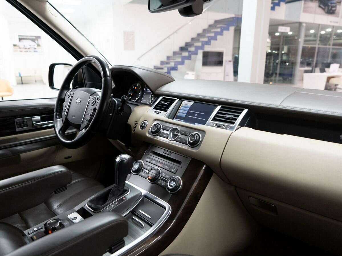 Land Rover Range Rover Sport с пробегом — 2010 год. Фото: #15