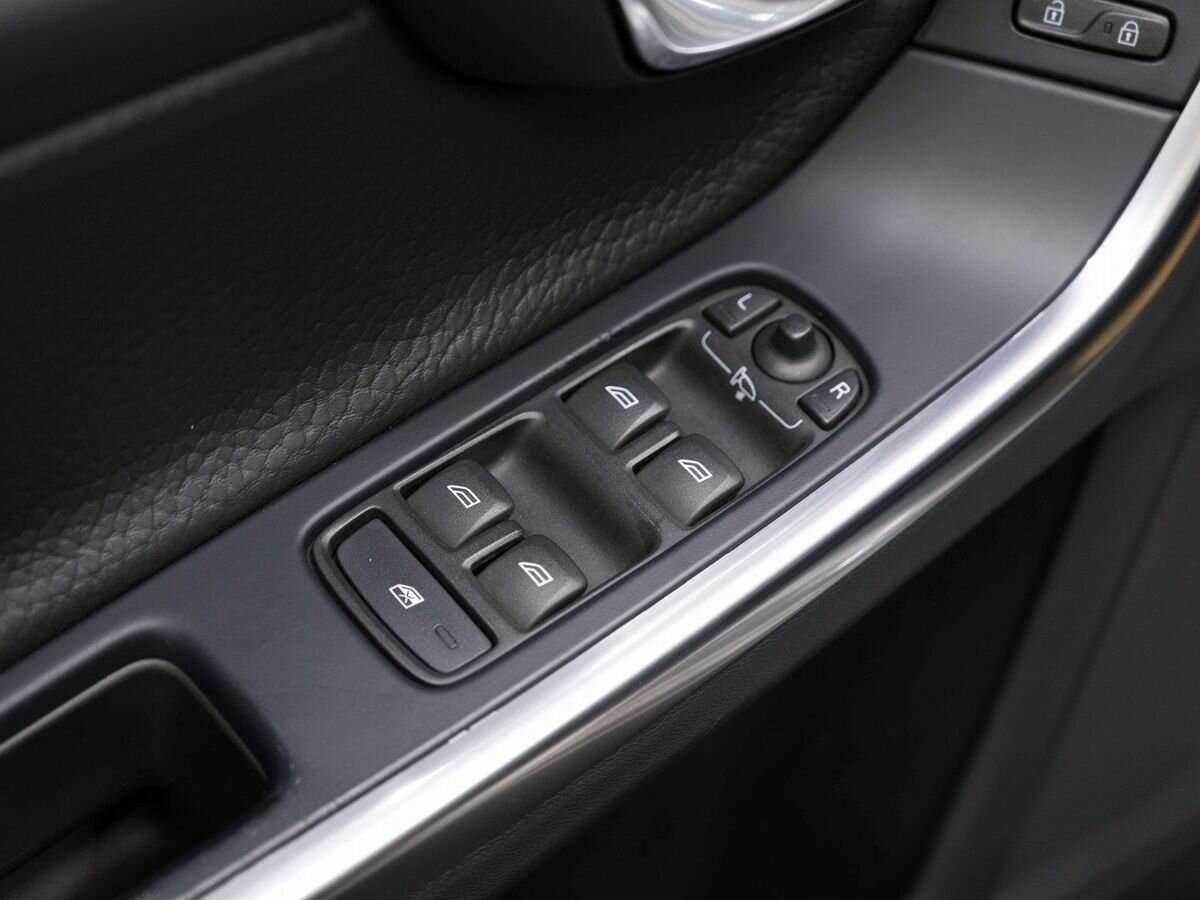 Volvo S60 с пробегом — 2012 год. Фото: #16