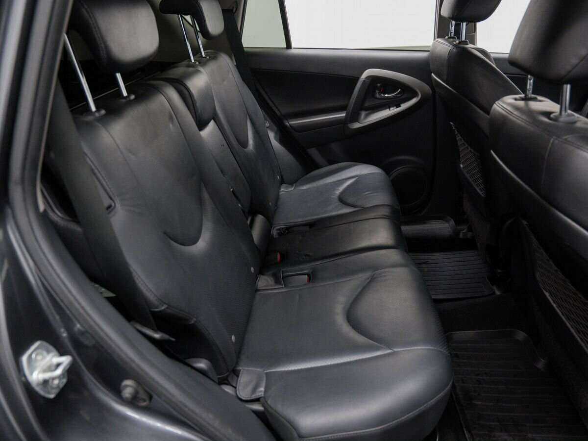 Toyota RAV4 с пробегом — 2011 год. Фото: #9