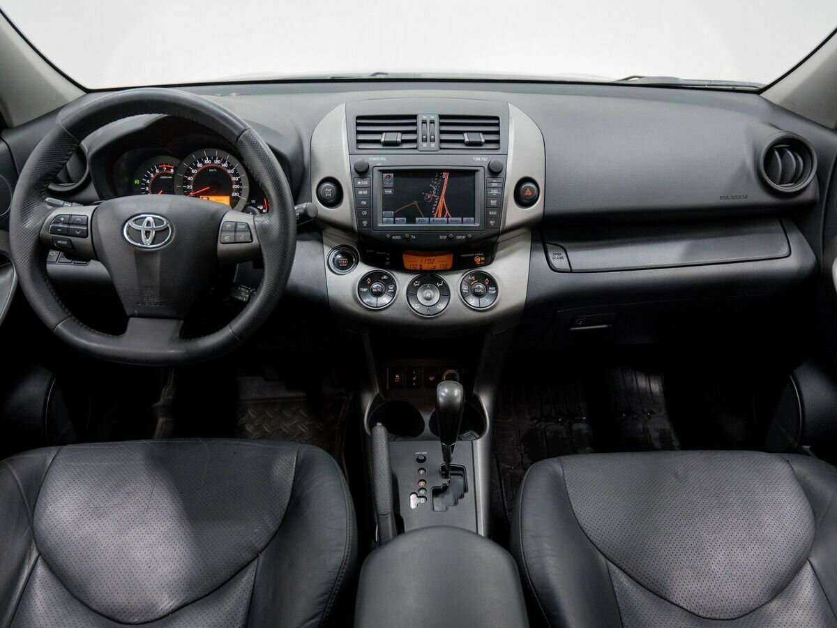 Toyota RAV4 с пробегом — 2011 год. Фото: #10