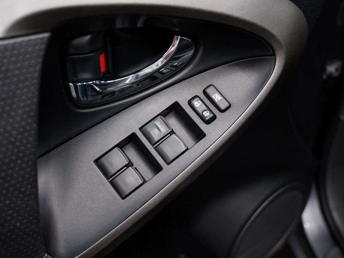 Toyota RAV4 с пробегом — 2011 год. Фото: #15