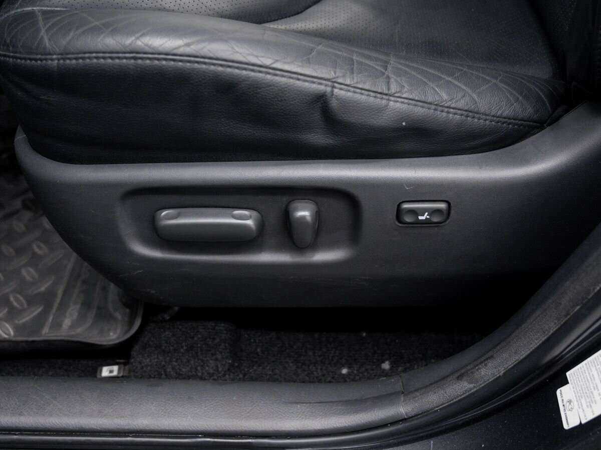 Toyota RAV4 с пробегом — 2011 год. Фото: #16