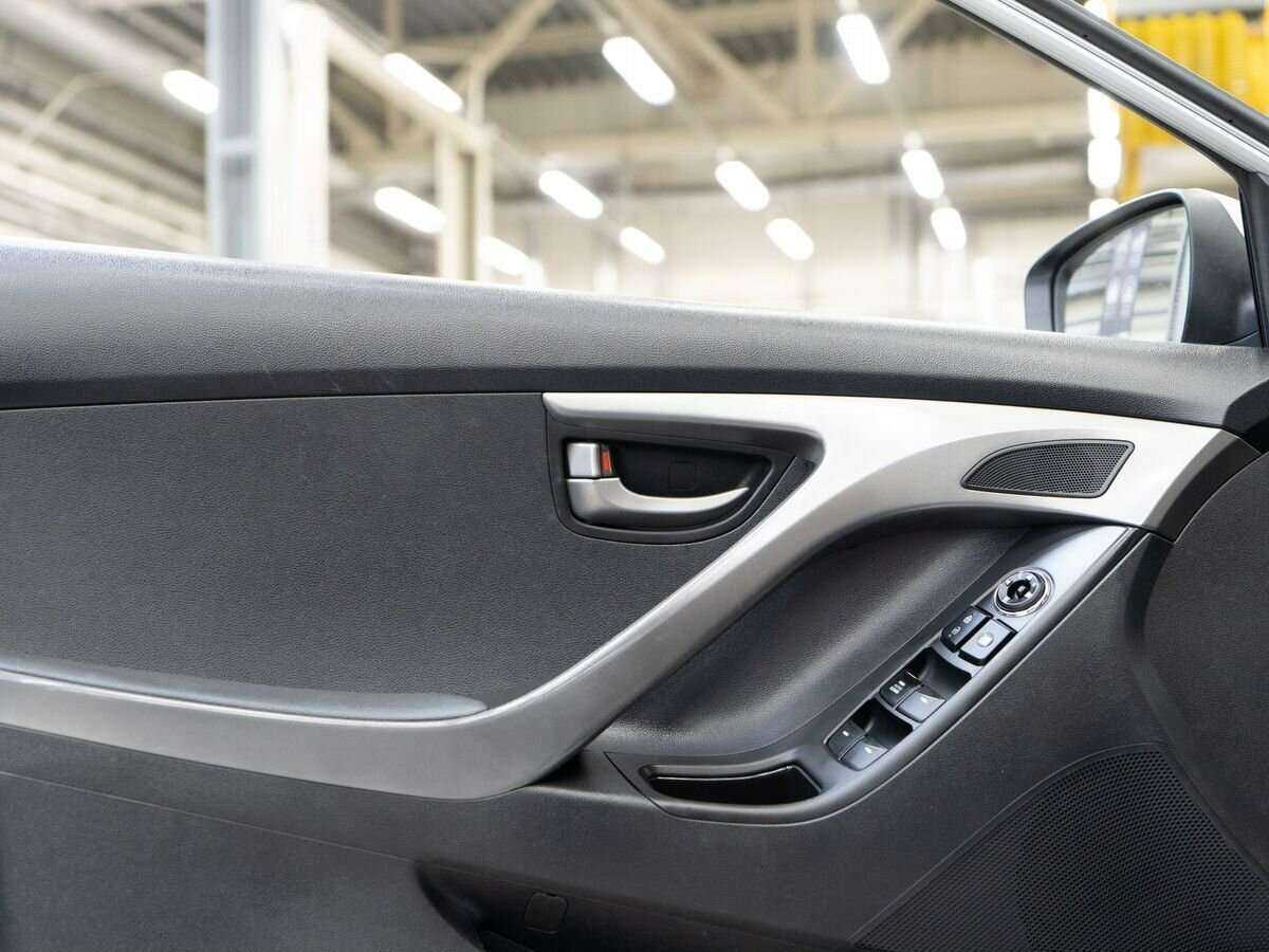 Hyundai Elantra с пробегом — 2012 год. Фото: #14