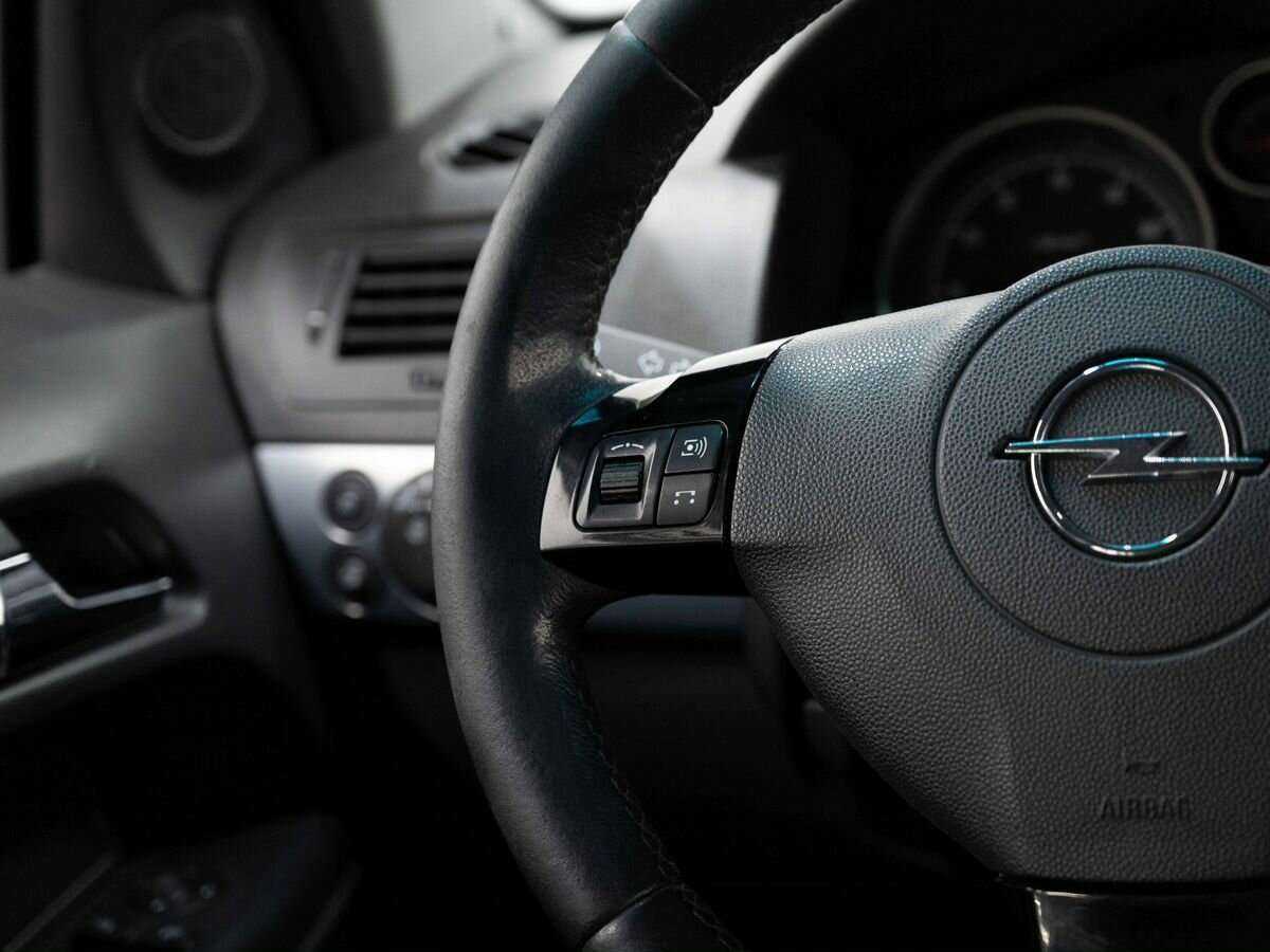 Opel Astra с пробегом — 2010 год. Фото: #12