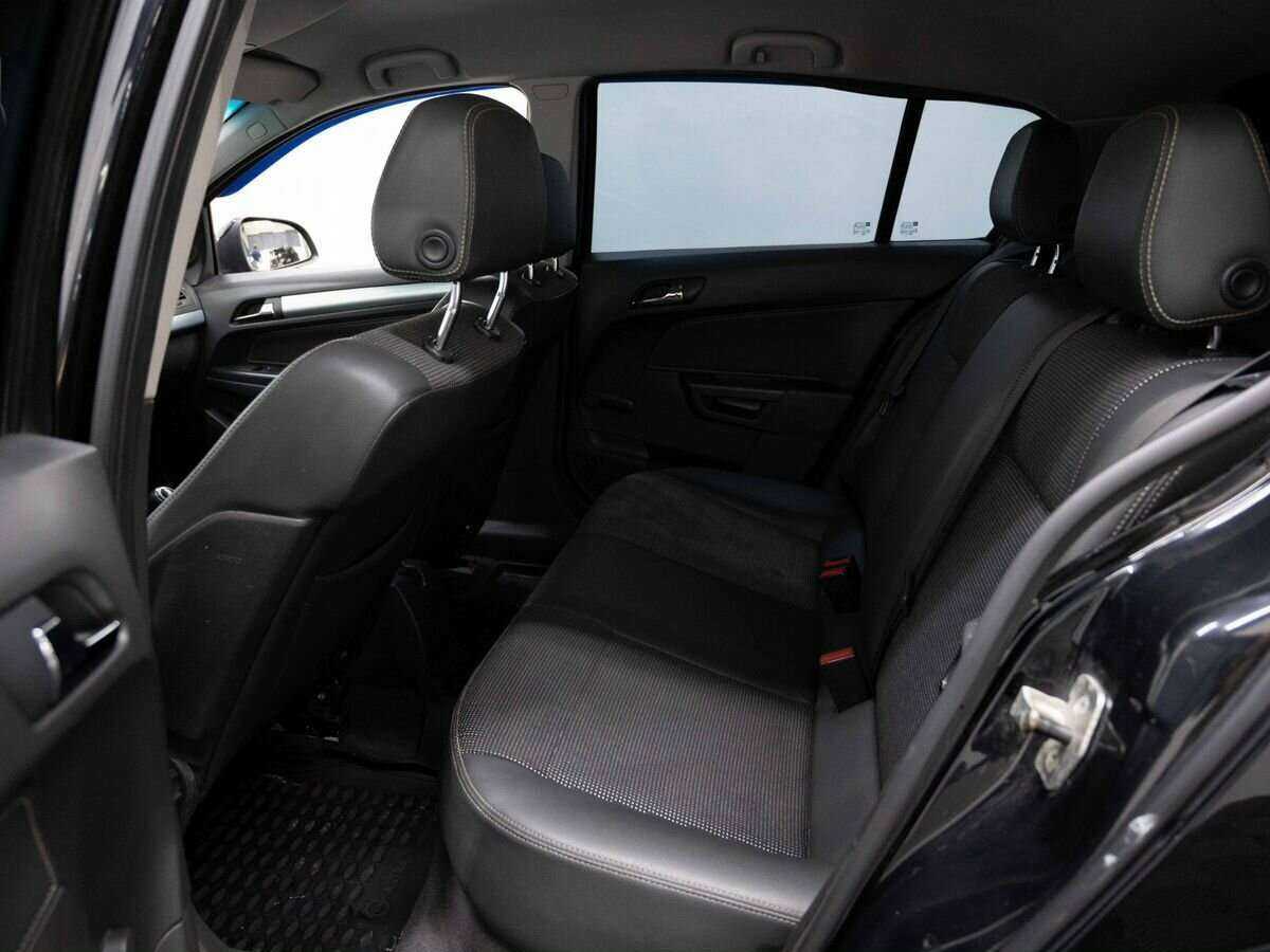 Opel Astra с пробегом — 2010 год. Фото: #19