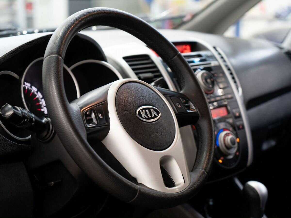 Kia Venga с пробегом — 2011 год. Фото: #6