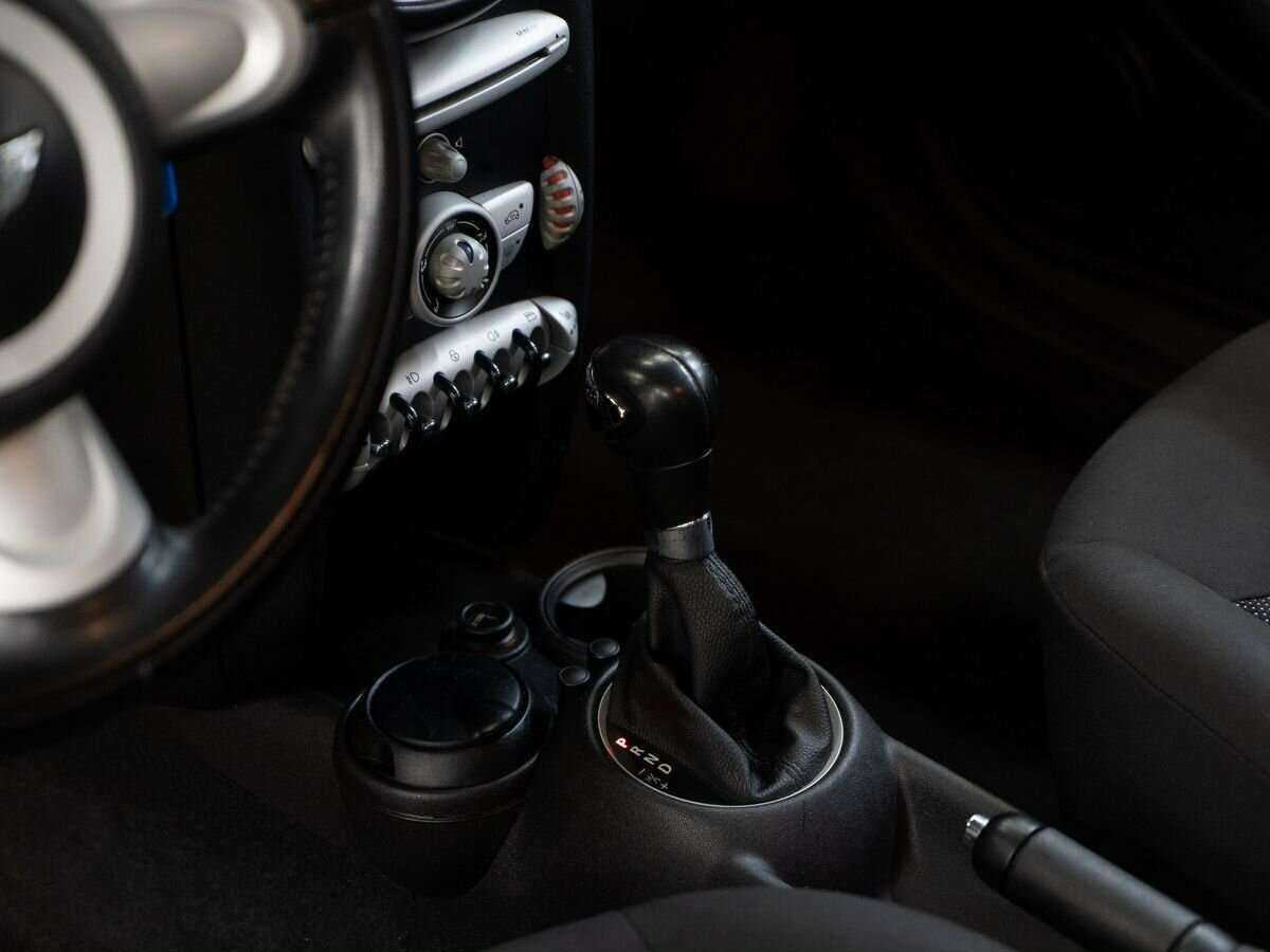 Mini Hatch с пробегом — 2008 год. Фото: #9