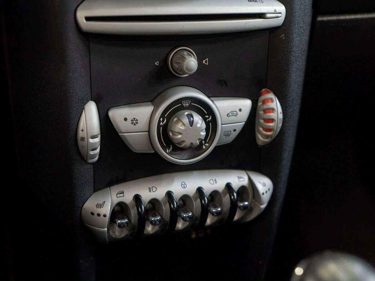 Mini Hatch с пробегом — 2008 год. Фото: #11