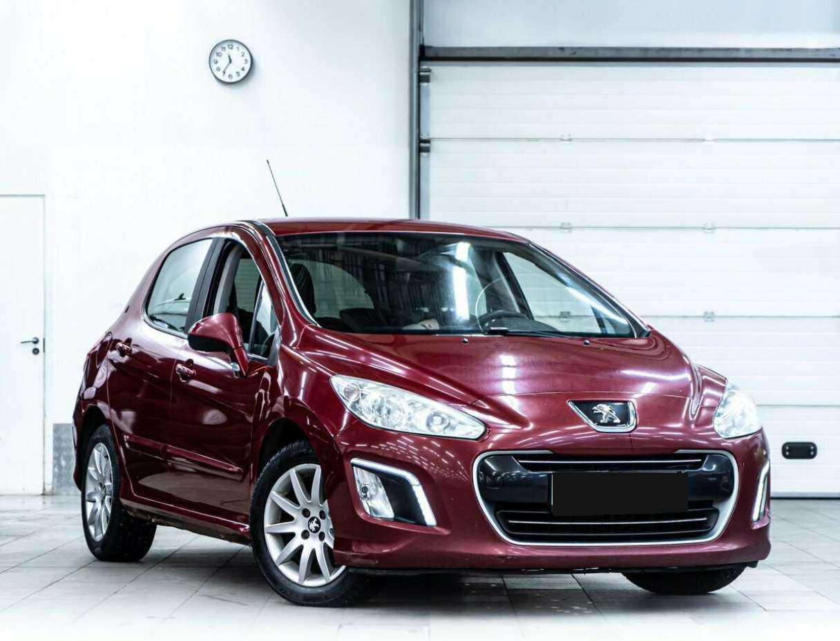 Peugeot 308 с пробегом — 2011 год. Фото: #1