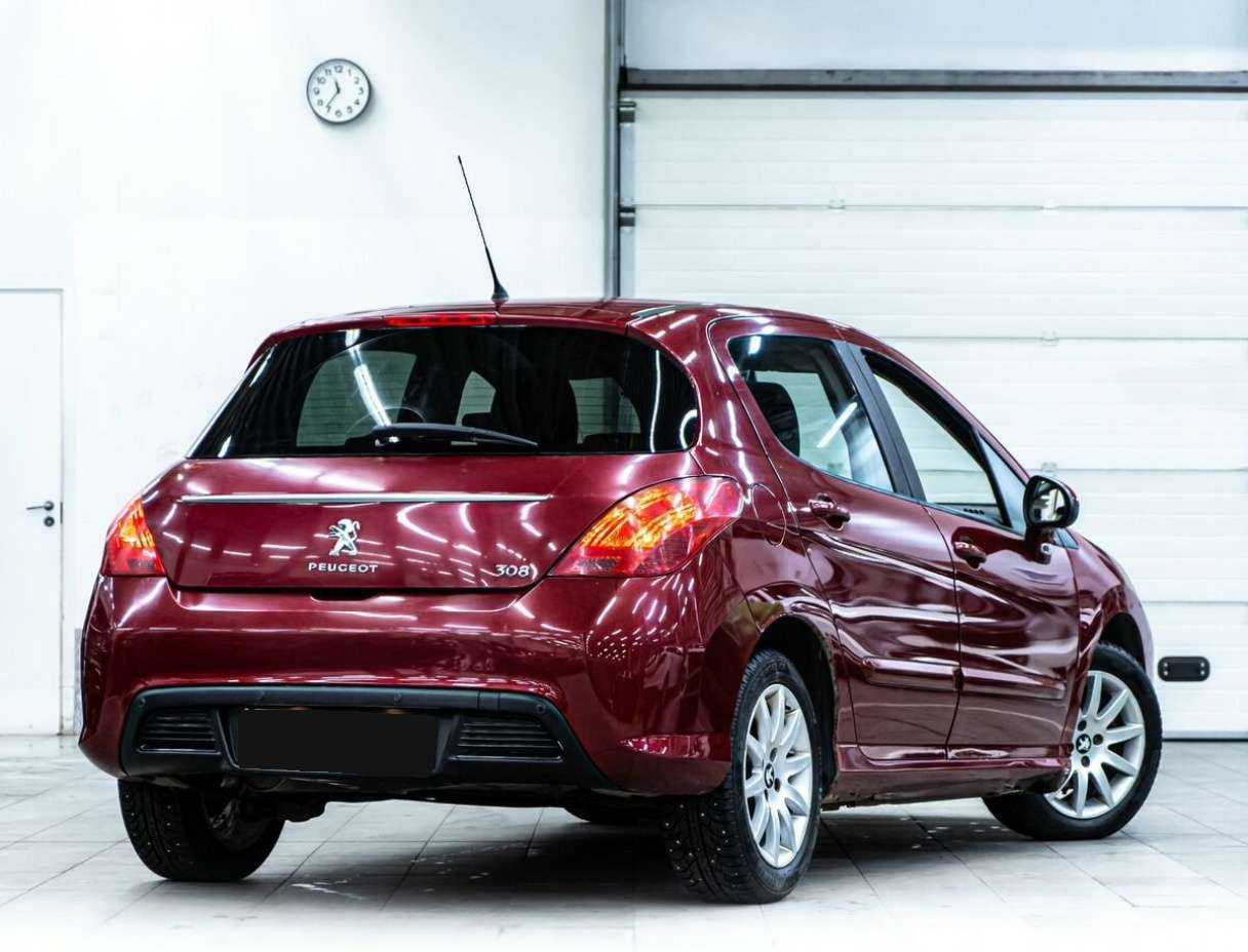 Peugeot 308 с пробегом — 2011 год. Фото: #2