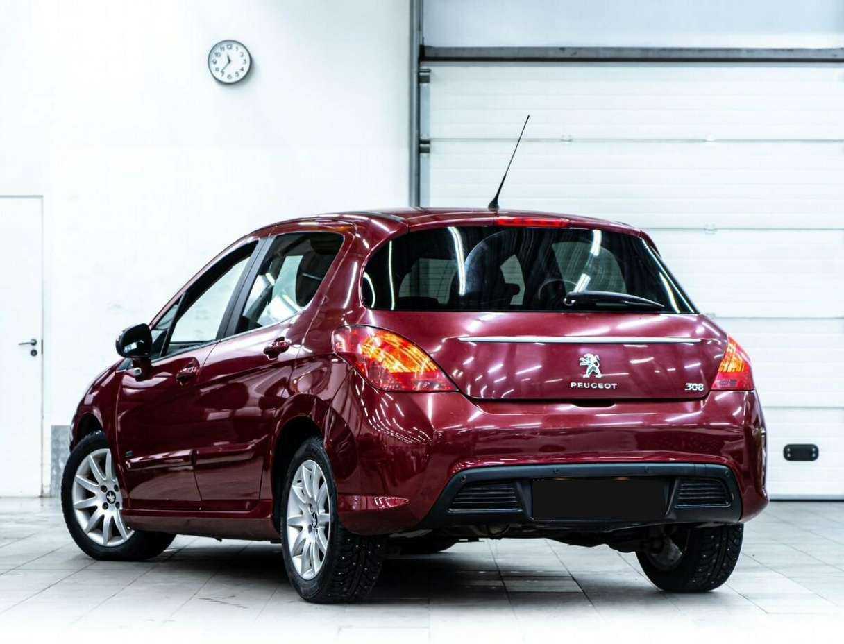 Peugeot 308 с пробегом — 2011 год. Фото: #3
