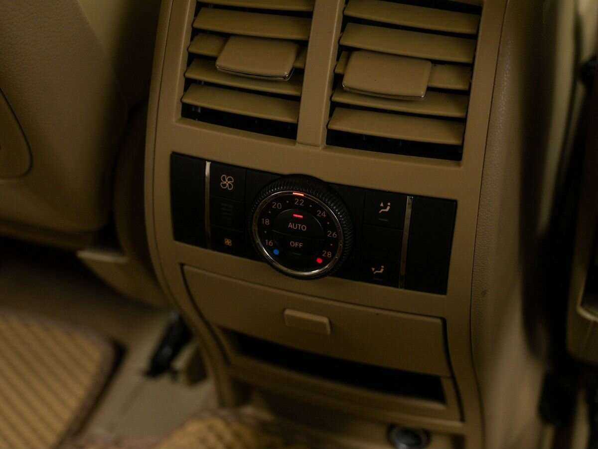 Mercedes-Benz GL-Класс с пробегом — 2008 год. Фото: #10