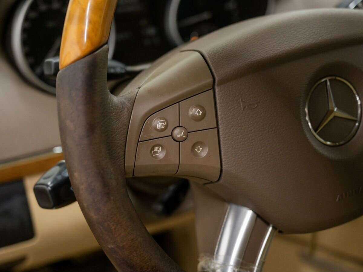 Mercedes-Benz GL-Класс с пробегом — 2008 год. Фото: #17