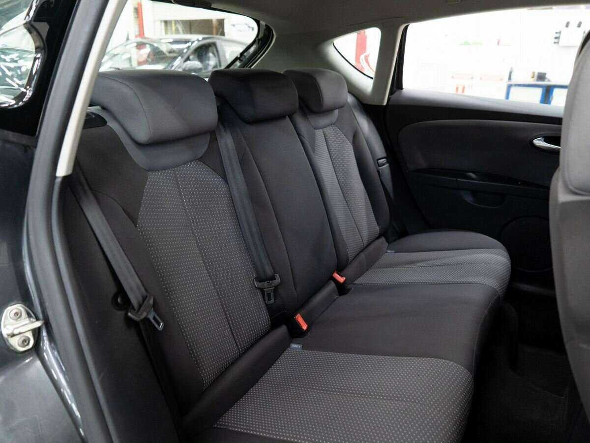 SEAT Leon с пробегом — 2011 год. Фото: #7