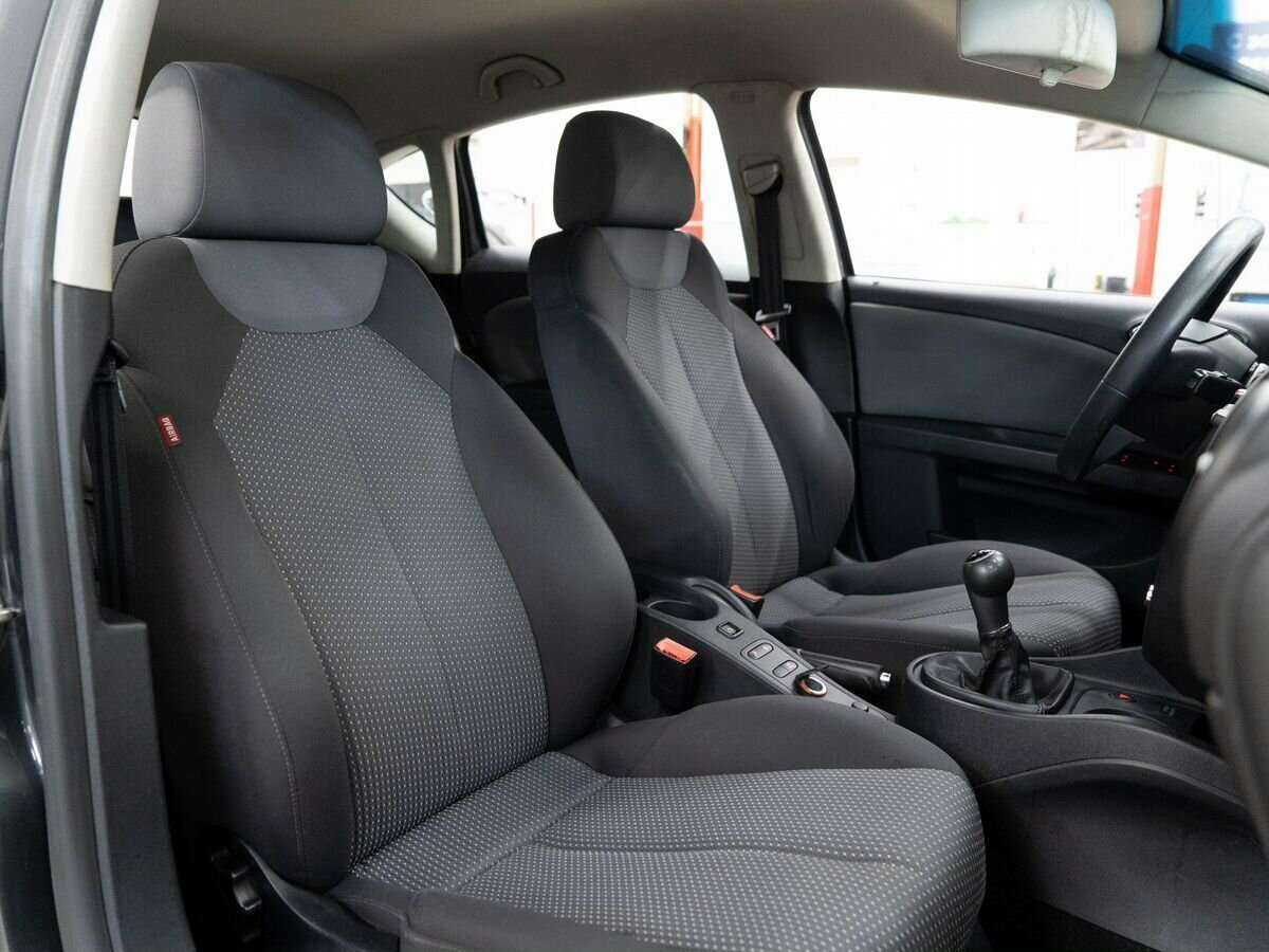 SEAT Leon с пробегом — 2011 год. Фото: #8