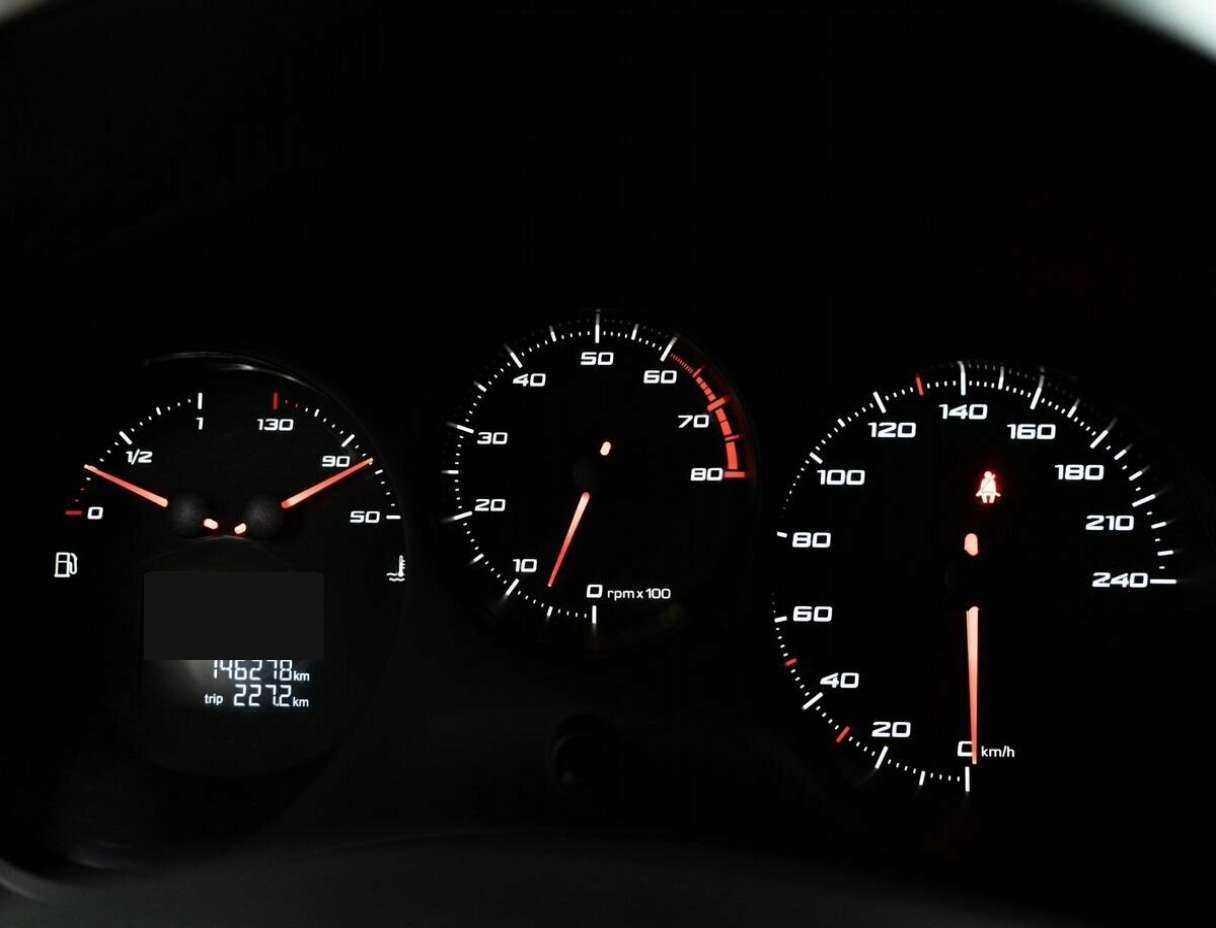 SEAT Leon с пробегом — 2011 год. Фото: #11