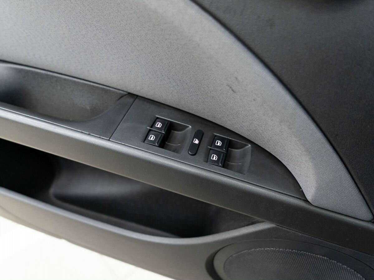SEAT Leon с пробегом — 2011 год. Фото: #13