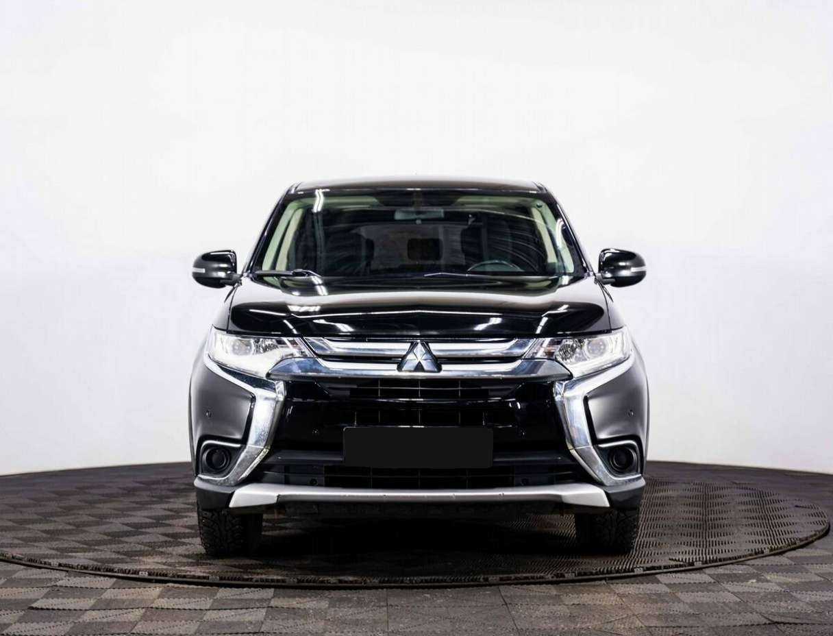Mitsubishi Outlander с пробегом — 2016 год. Фото: #1