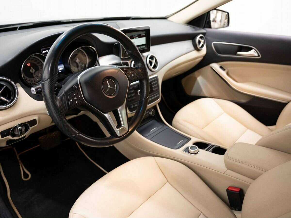 Mercedes-Benz GLA с пробегом — 2015 год. Фото: #6
