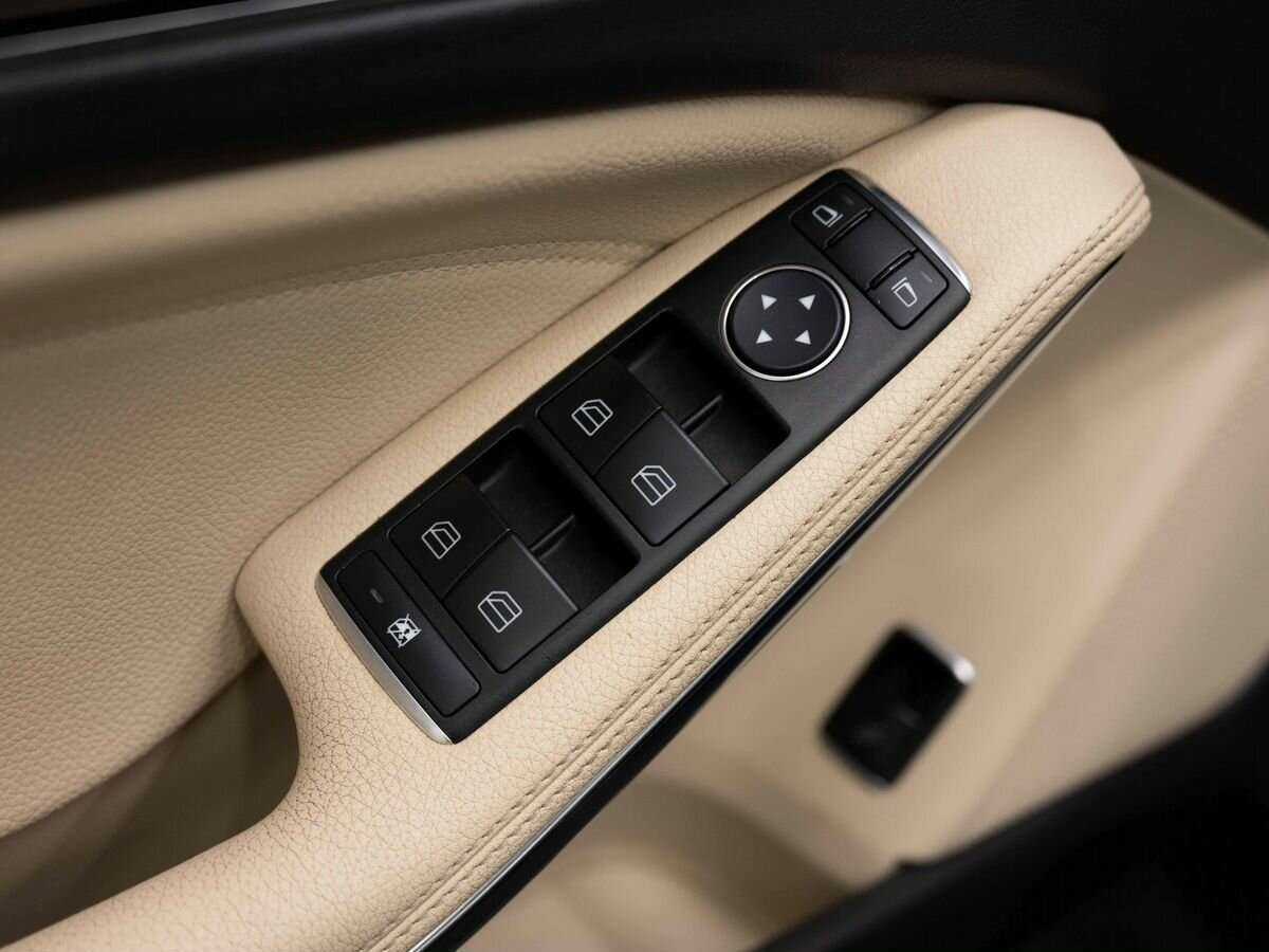 Mercedes-Benz GLA с пробегом — 2015 год. Фото: #15