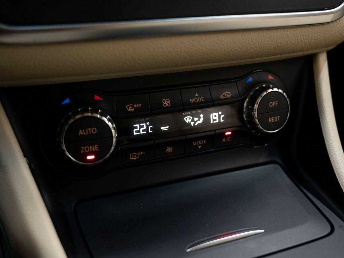 Mercedes-Benz GLA с пробегом — 2015 год. Фото: #18