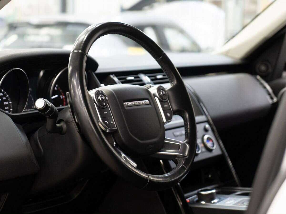 Land Rover Discovery с пробегом — 2018 год. Фото: #4