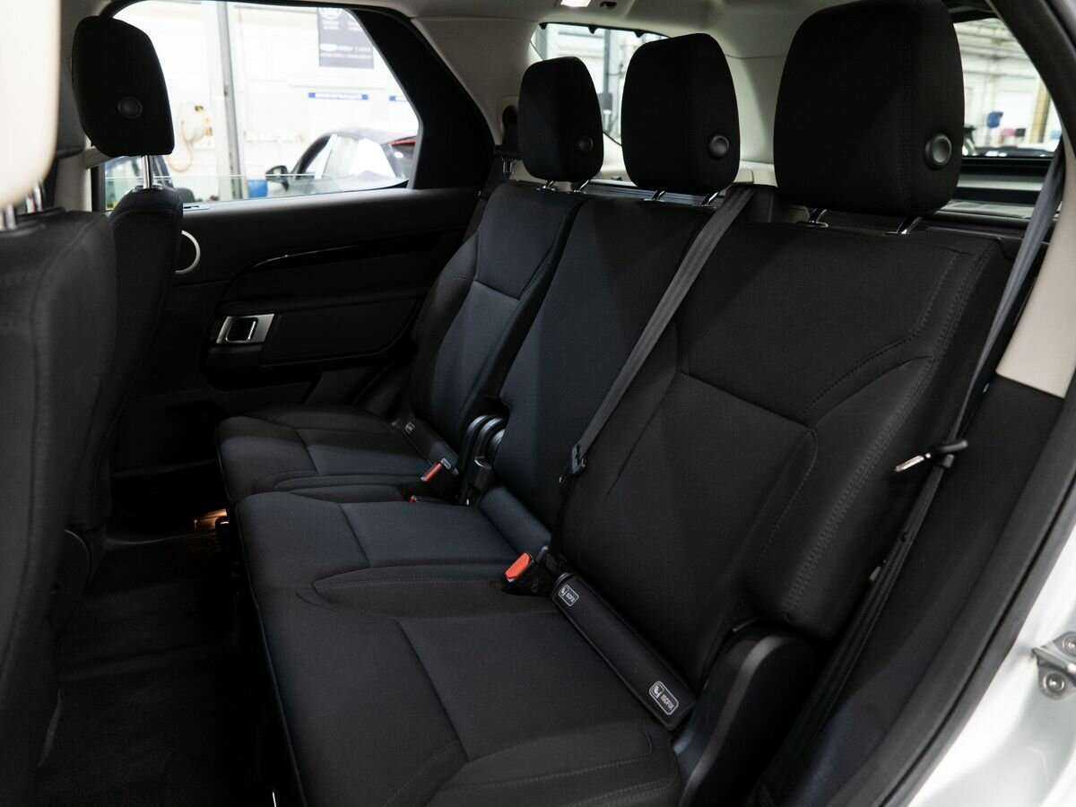 Land Rover Discovery с пробегом — 2018 год. Фото: #6