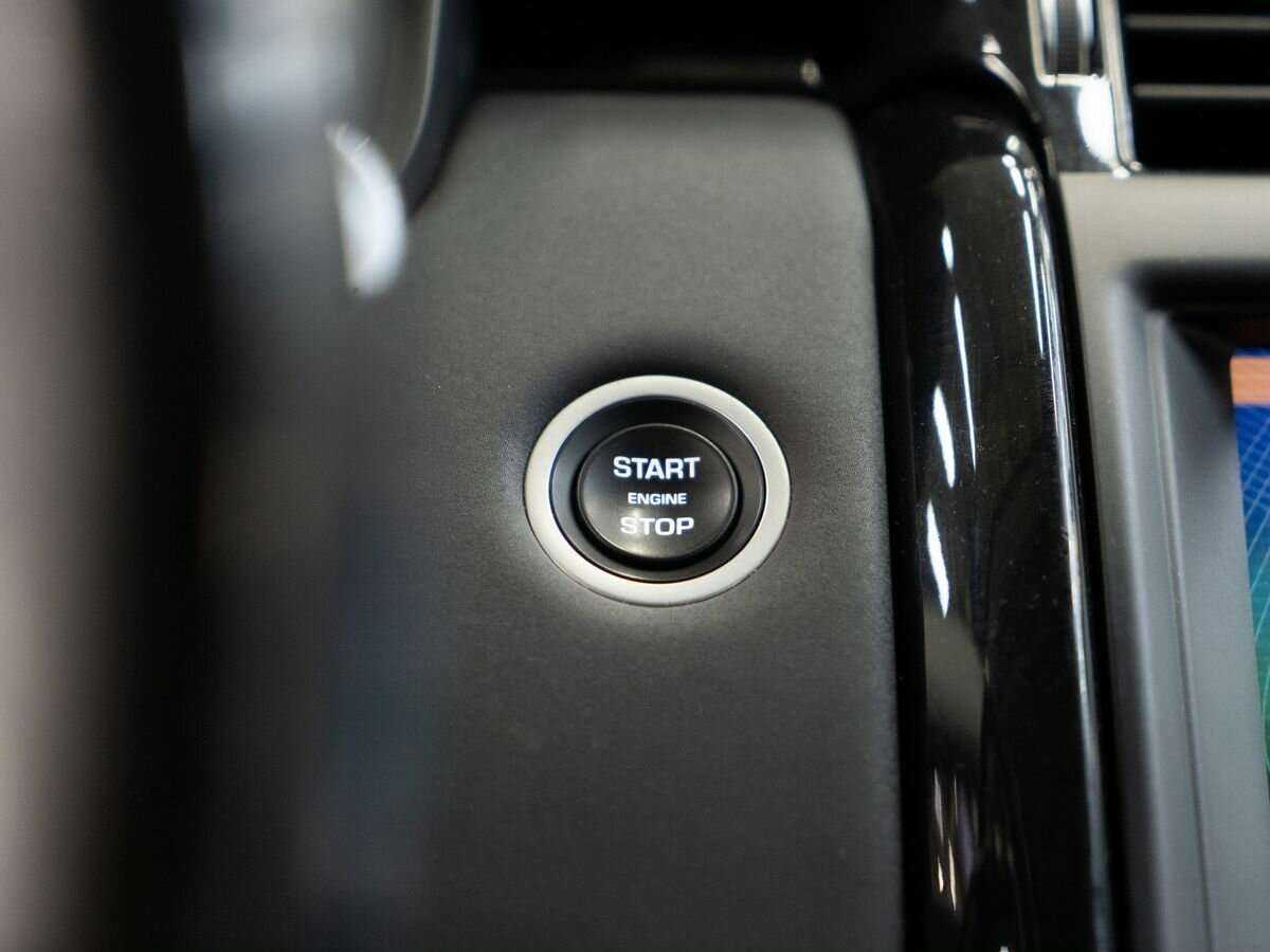 Land Rover Discovery с пробегом — 2018 год. Фото: #11