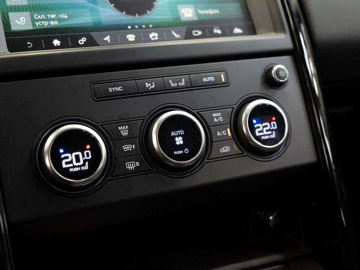 Land Rover Discovery с пробегом — 2018 год. Фото: #14