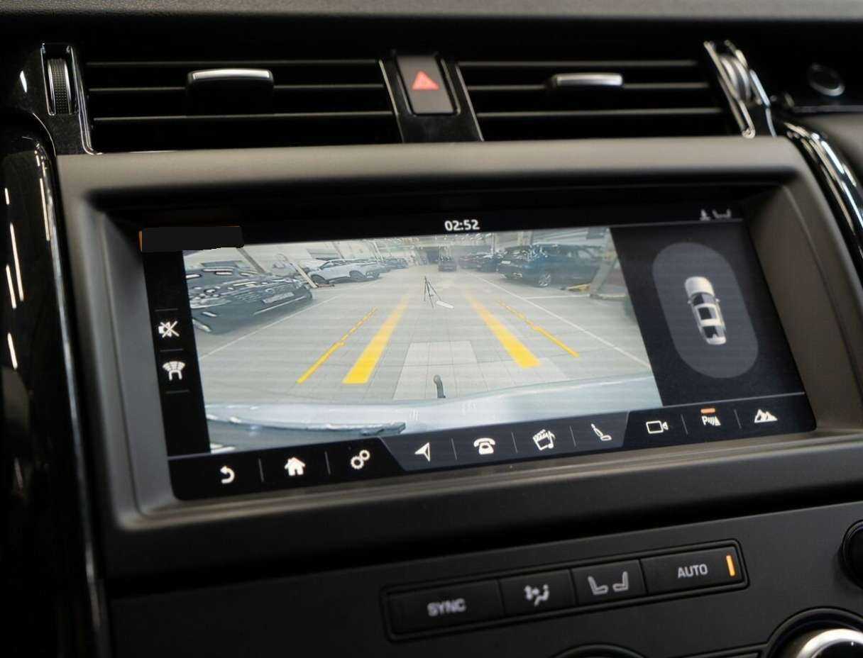 Land Rover Discovery с пробегом — 2018 год. Фото: #17