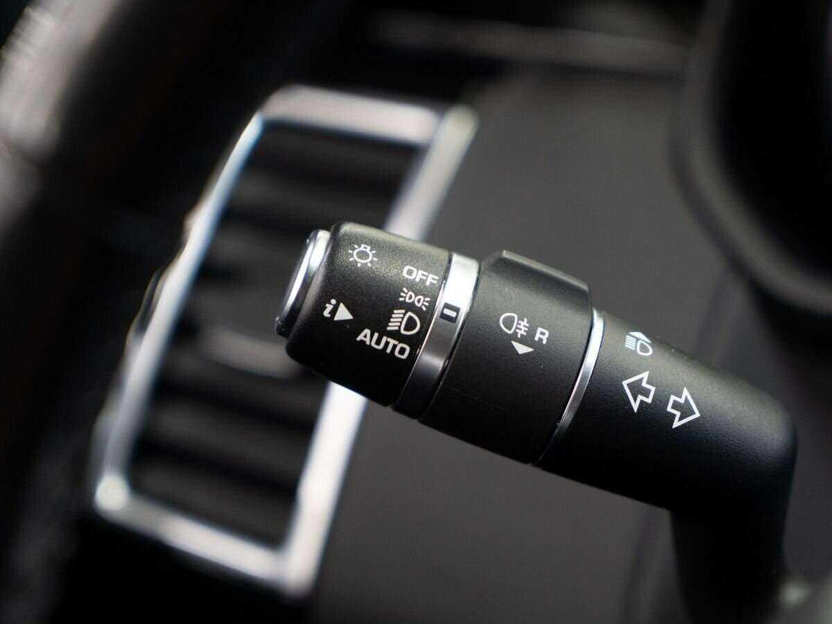 Land Rover Discovery с пробегом — 2018 год. Фото: #18