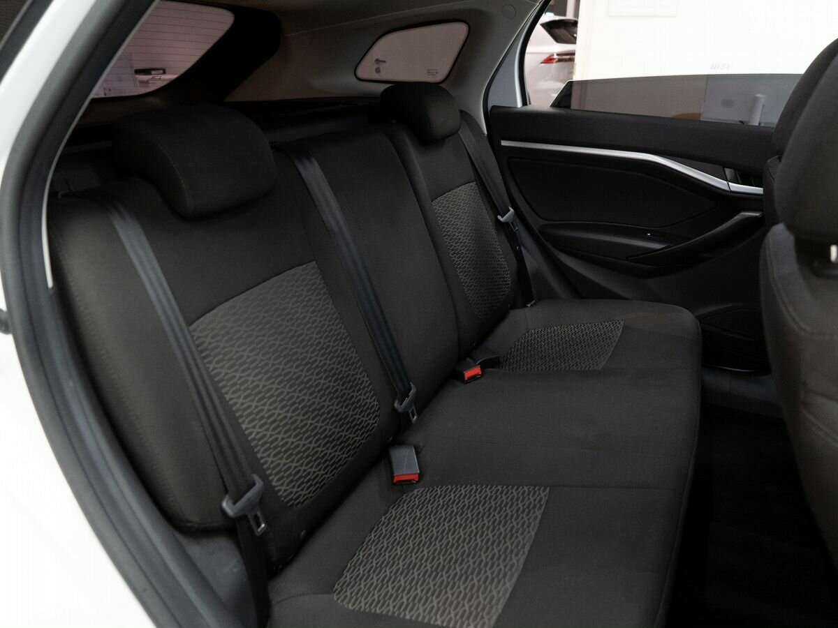 Lada (ВАЗ) Vesta с пробегом — 2019 год. Фото: #8