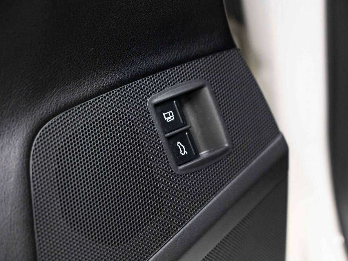 Volkswagen Passat CC с пробегом — 2014 год. Фото: #15