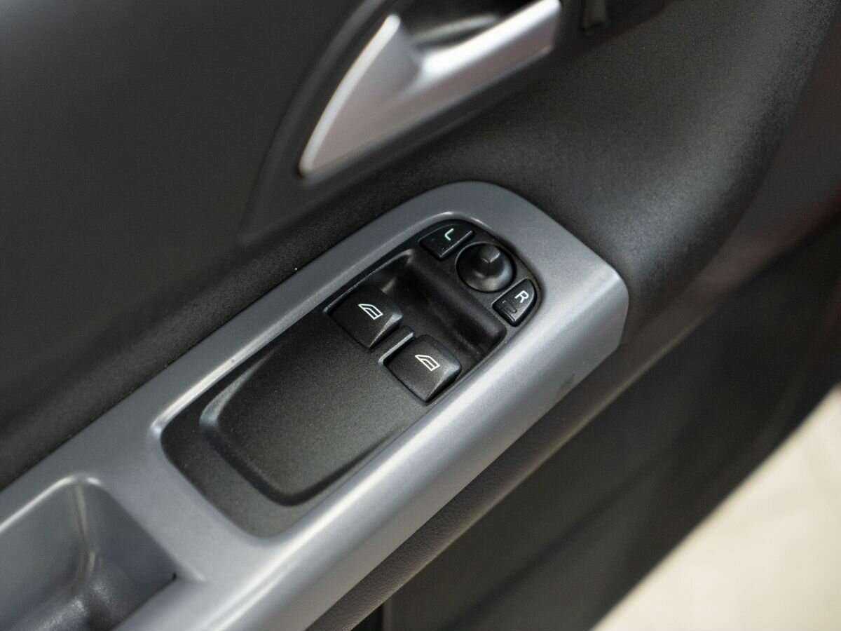 Volvo C30 с пробегом — 2010 год. Фото: #11