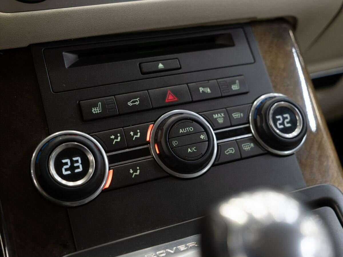 Land Rover Range Rover Sport с пробегом — 2012 год. Фото: #14