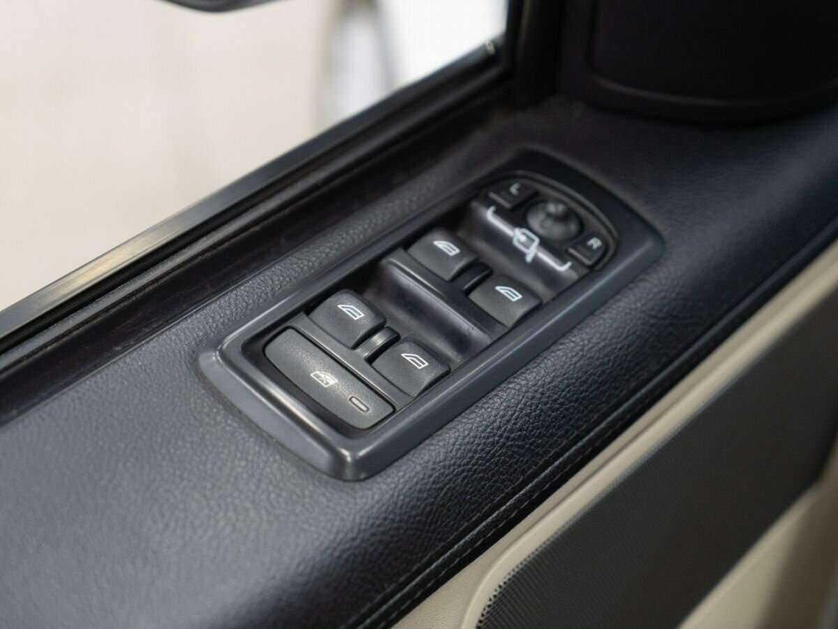 Land Rover Range Rover Sport с пробегом — 2012 год. Фото: #15