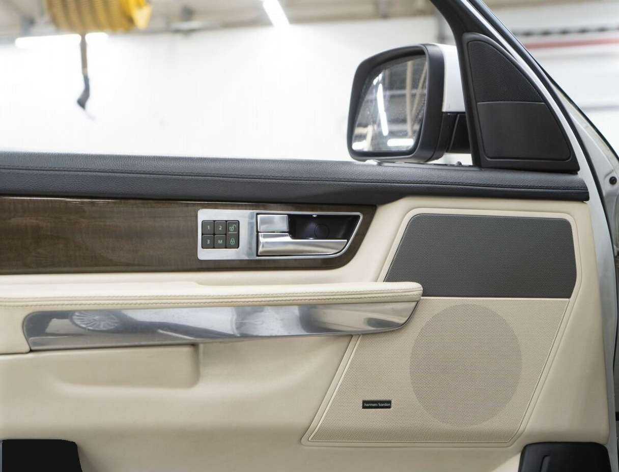 Land Rover Range Rover Sport с пробегом — 2012 год. Фото: #16