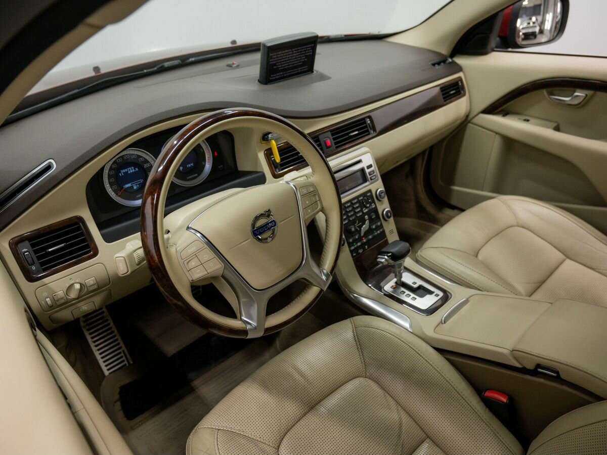 Volvo XC70 с пробегом — 2011 год. Фото: #16