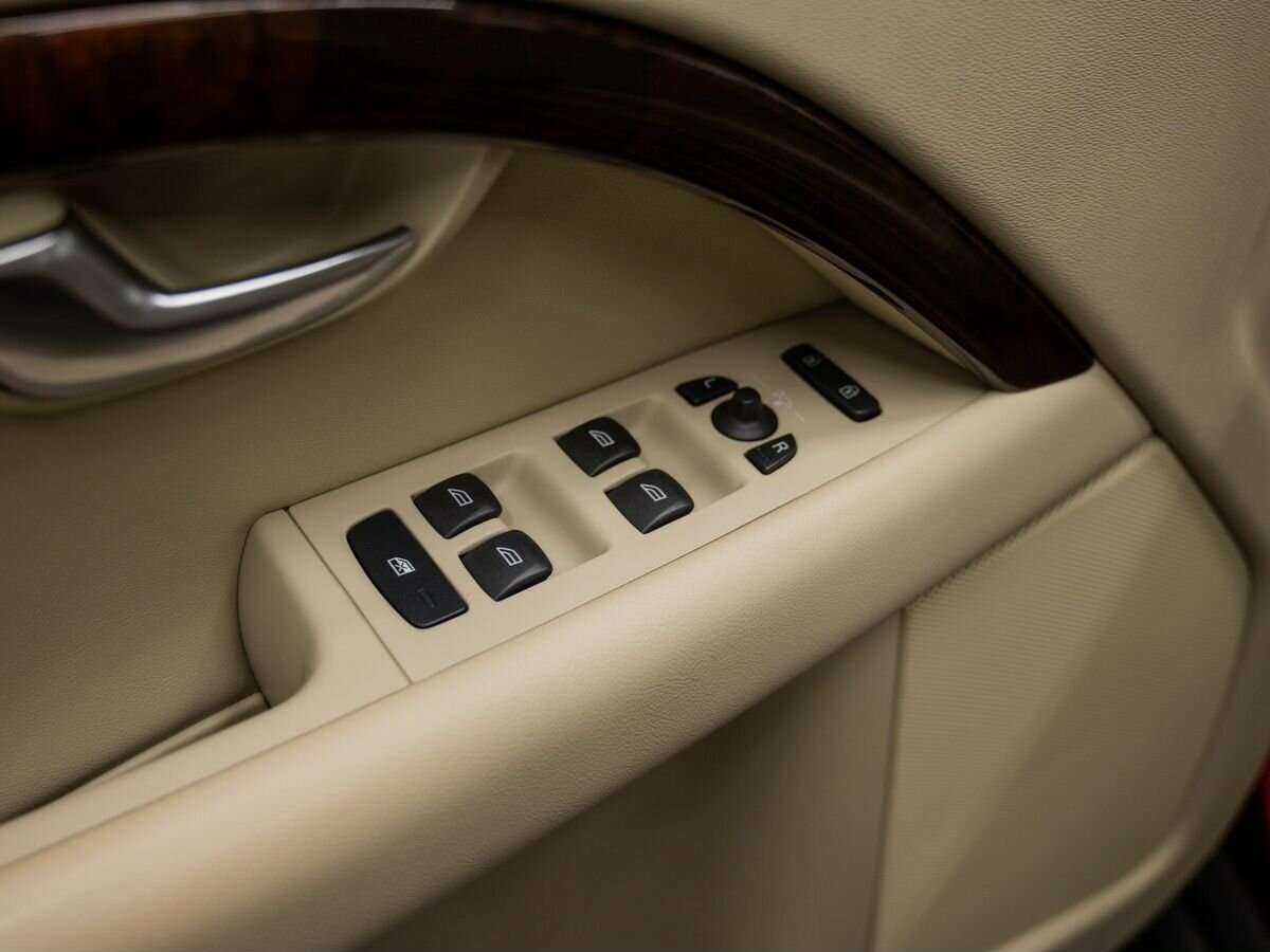 Volvo XC70 с пробегом — 2011 год. Фото: #18