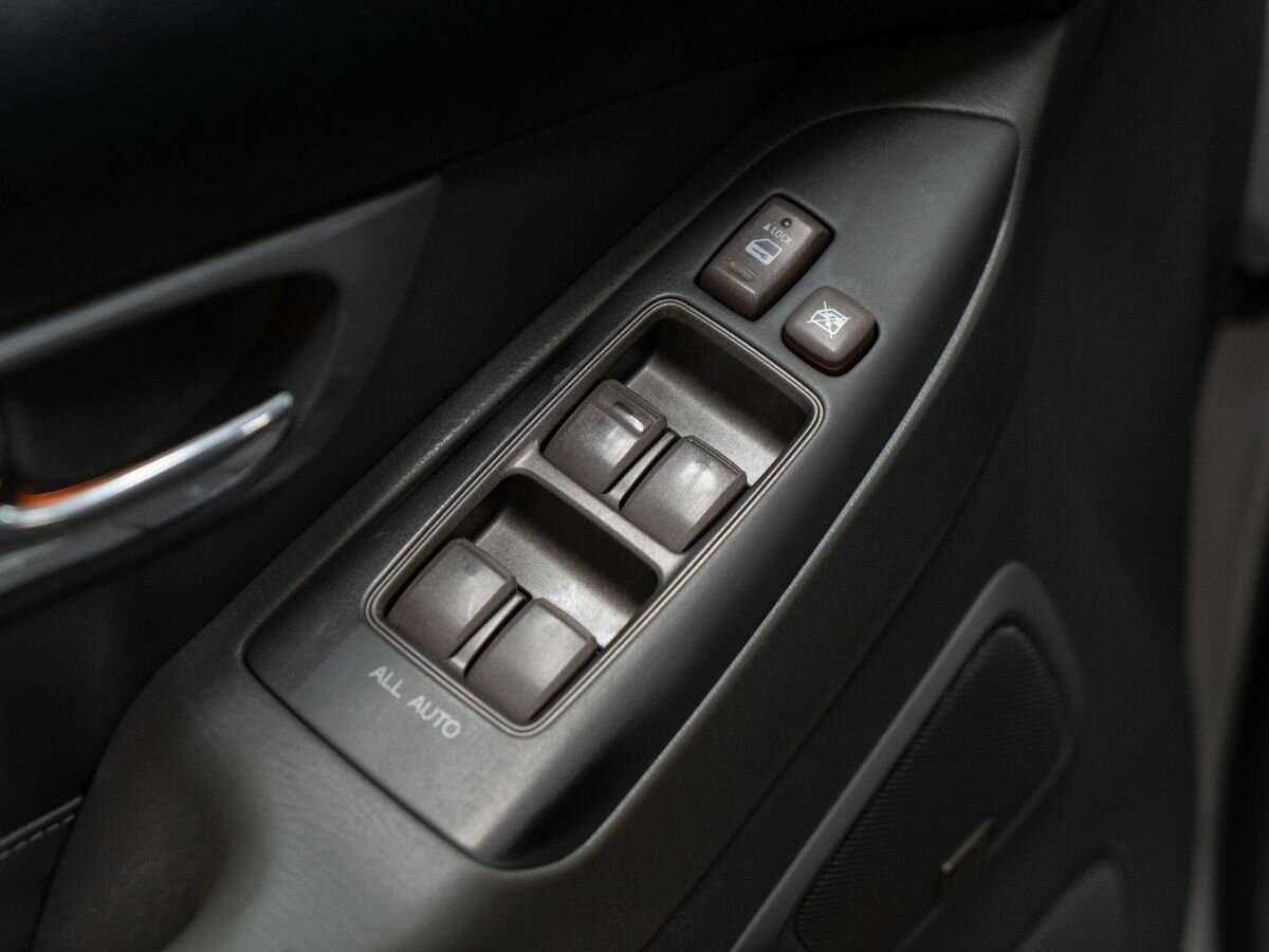 Lexus GX с пробегом — 2005 год. Фото: #14