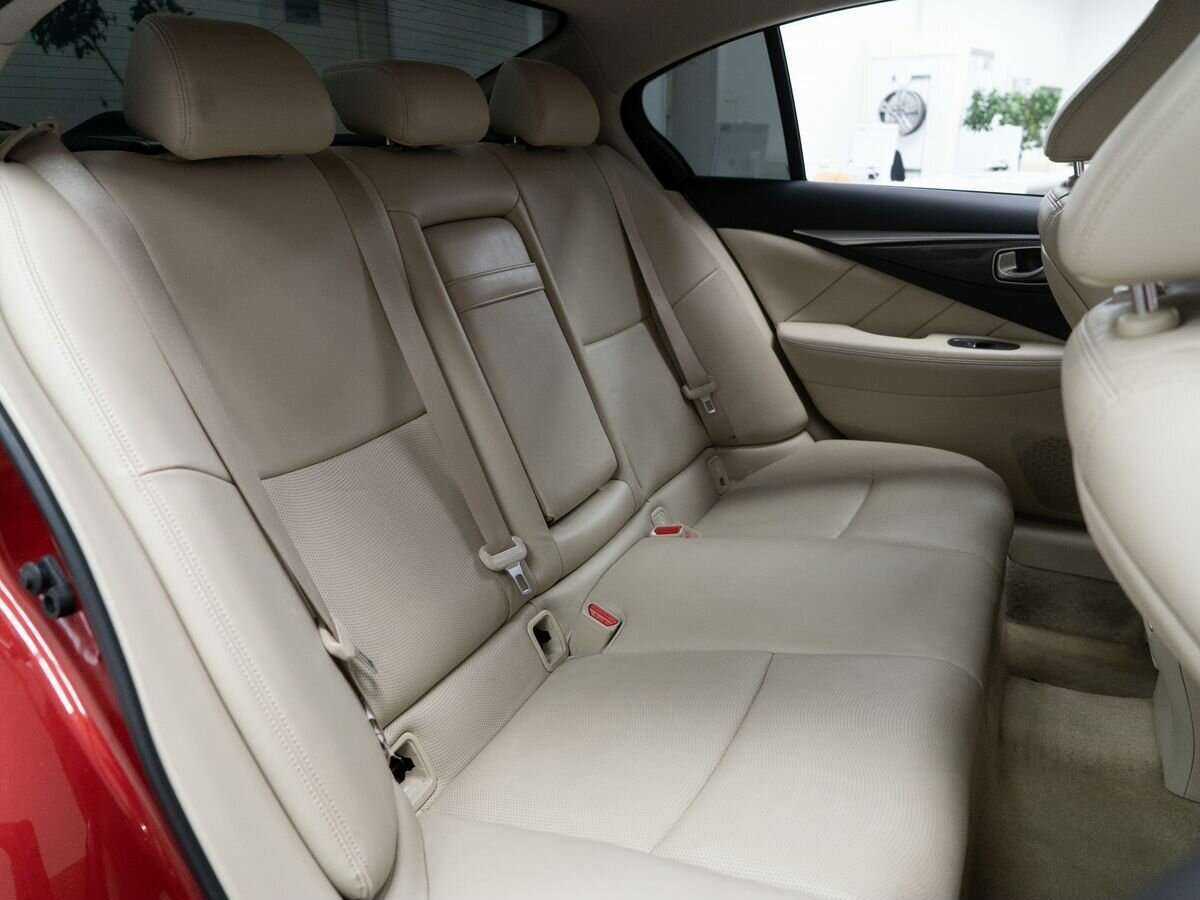 Infiniti Q50 с пробегом — 2014 год. Фото: #7