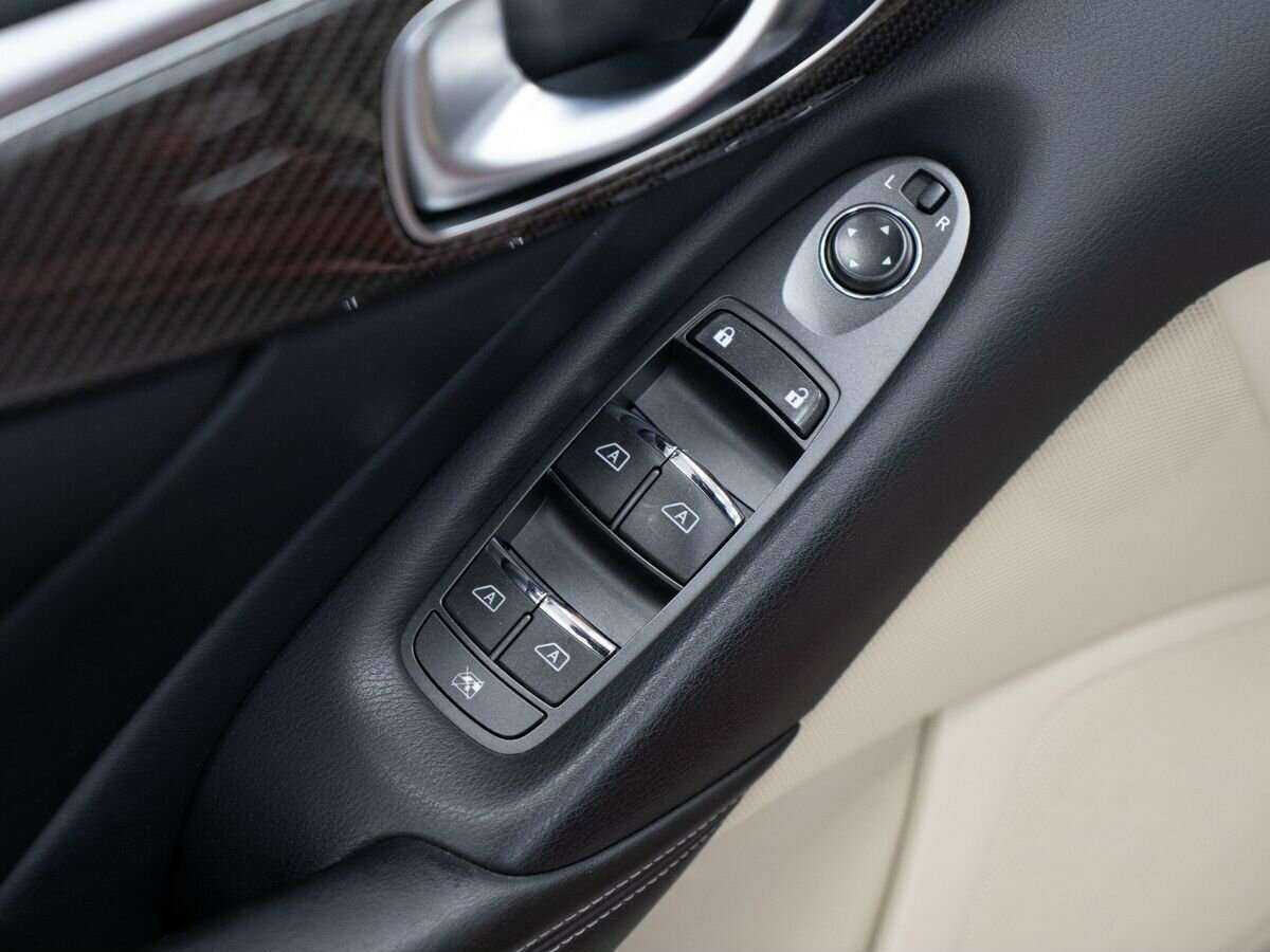 Infiniti Q50 с пробегом — 2014 год. Фото: #14