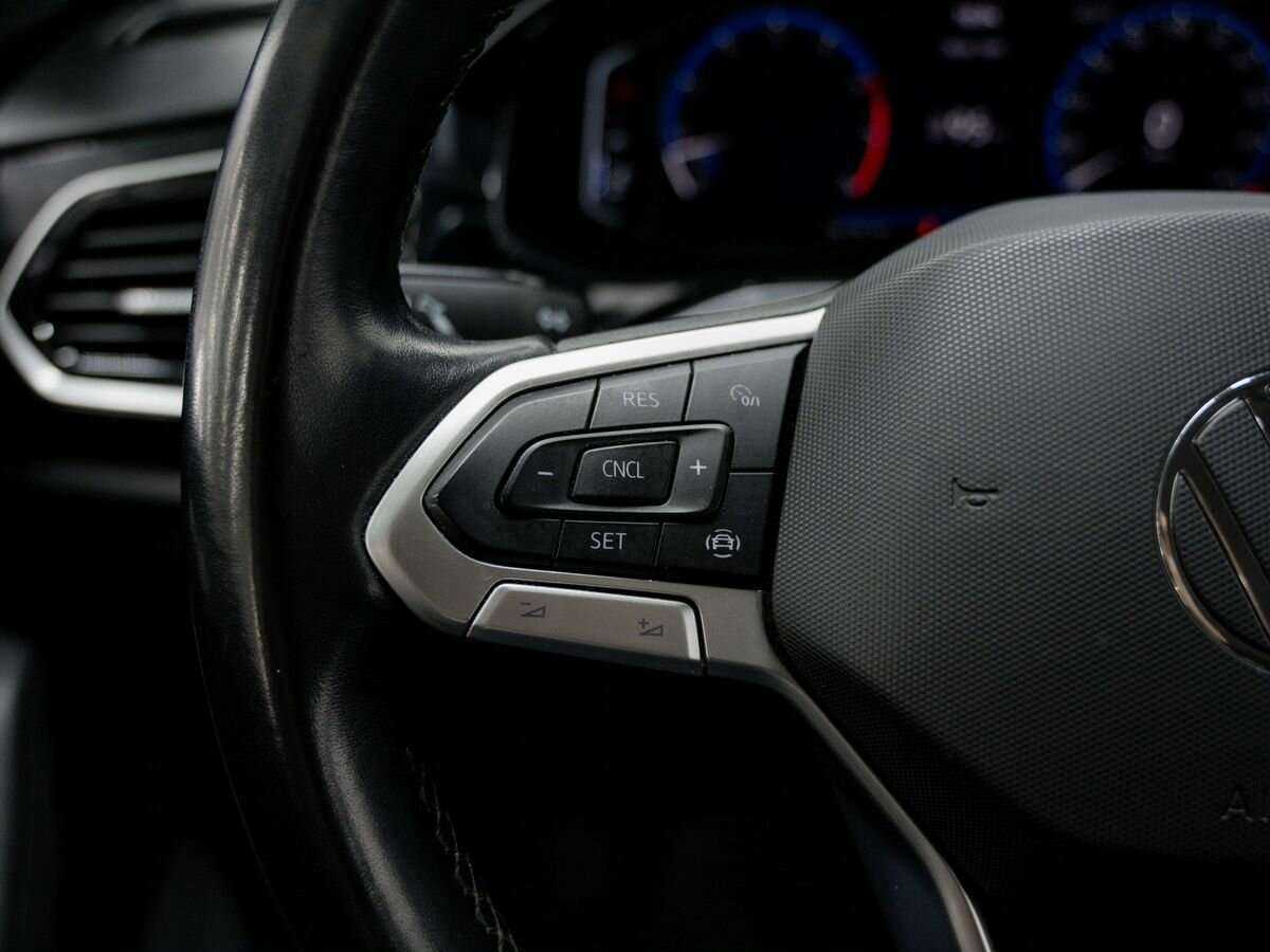 Volkswagen Polo с пробегом — 2020 год. Фото: #21