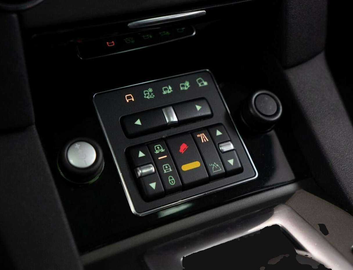 Land Rover Discovery с пробегом — 2013 год. Фото: #12