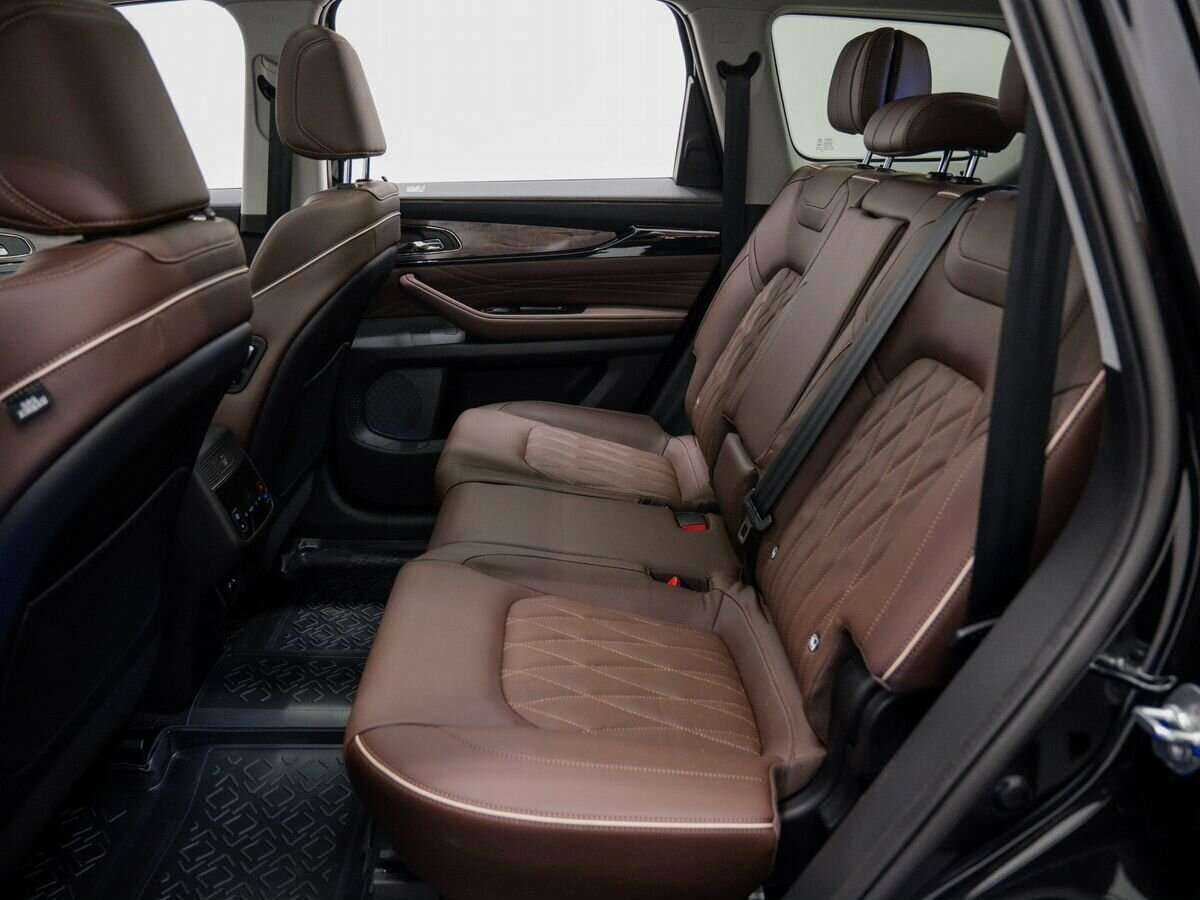 EXEED VX с пробегом — 2023 год. Фото: #13