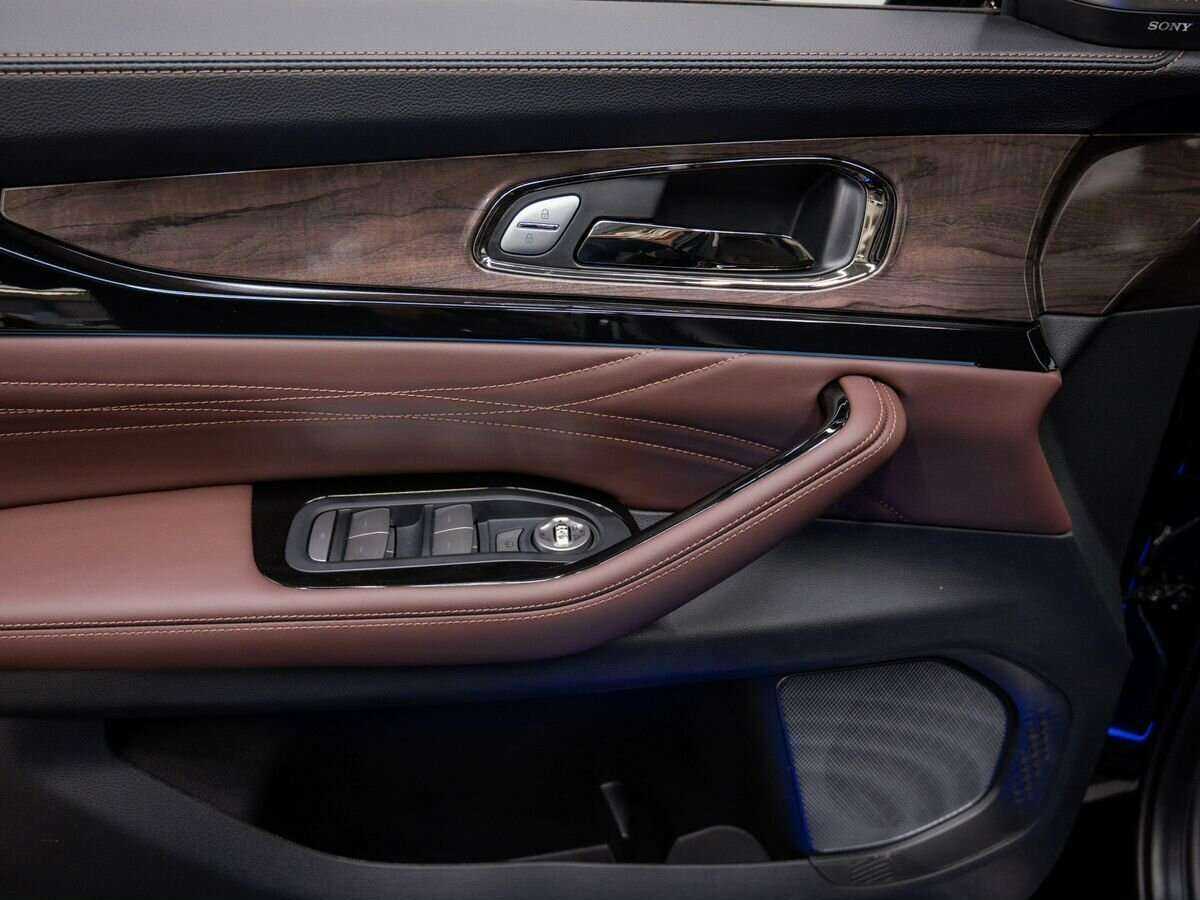 EXEED VX с пробегом — 2023 год. Фото: #17