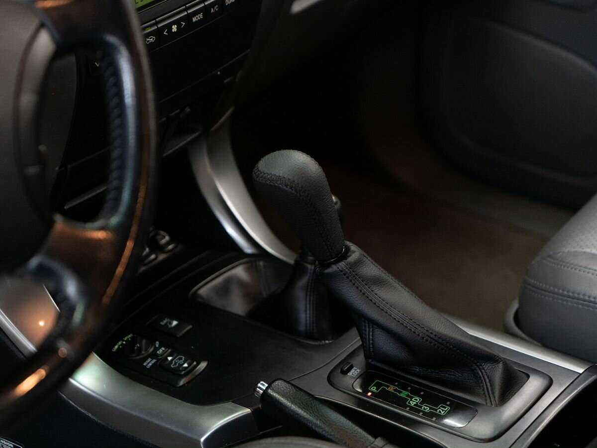 Toyota Land Cruiser Prado с пробегом — 2008 год. Фото: #11