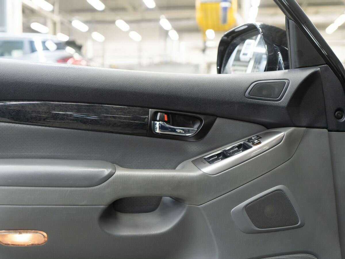 Toyota Land Cruiser Prado с пробегом — 2008 год. Фото: #15